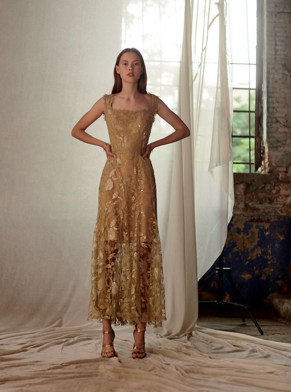 Costarellos Altın Çiçek İşlemeli Bilekte Elbise