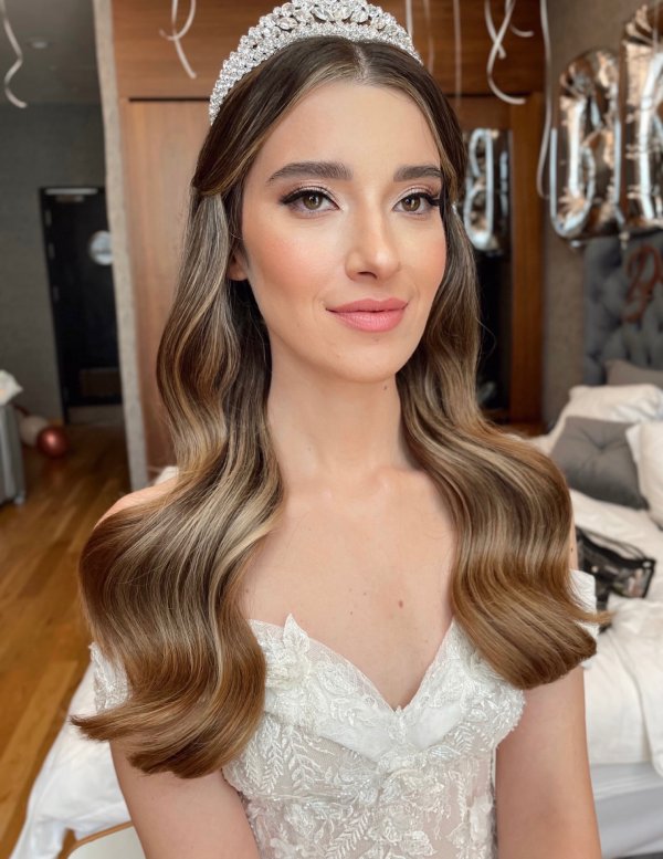 Mine Boğaz Hair & Makeup