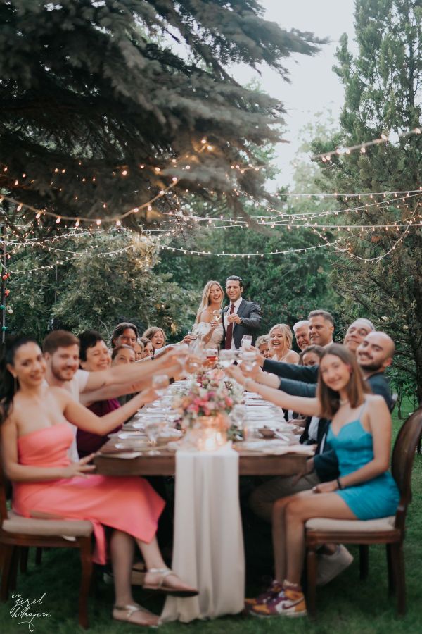 Arelya & Utku'nun Romantik ve Samimi Bahçe Nişanı