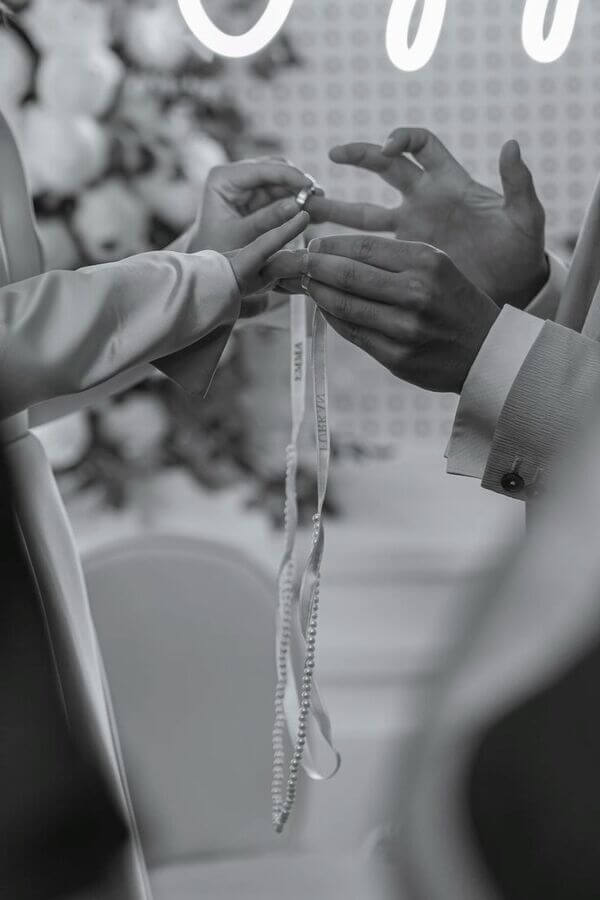 nişanda gelin ve damada ne takılır